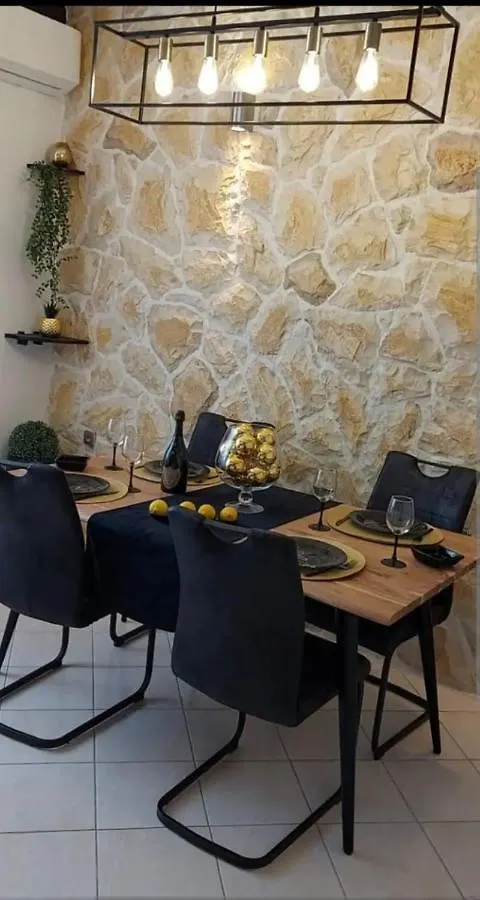 Split Luxury Oasis Apartment